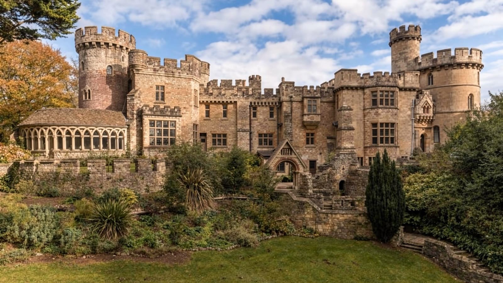 Historic country house and gardens near Bristol