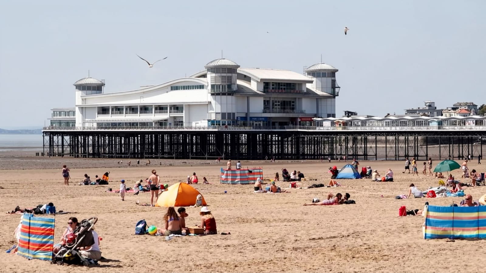Weston-super-Mare beach and Grand Pier