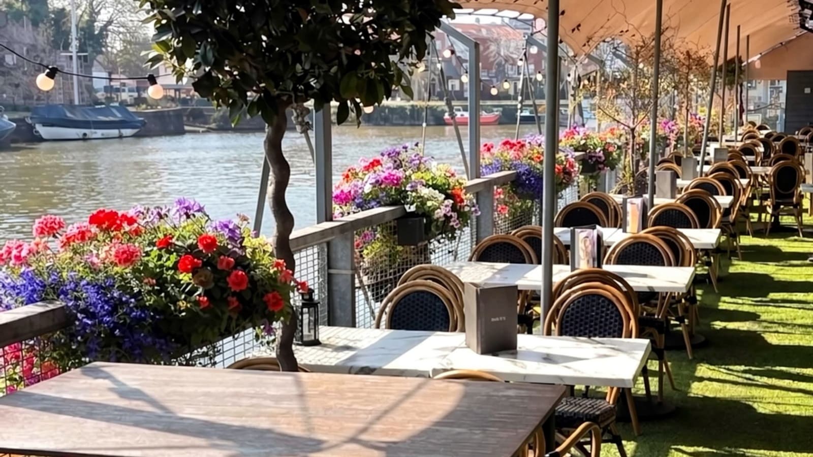 Restaurants and cafés around Bristol Harbourside