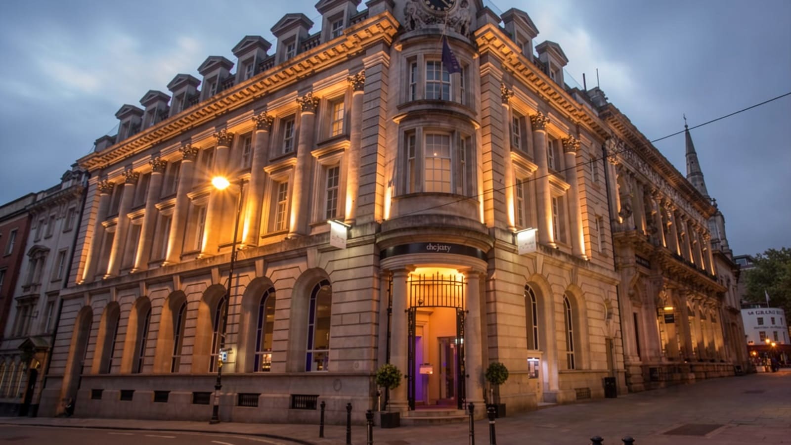 Luxury hotel accommodation in Bristol